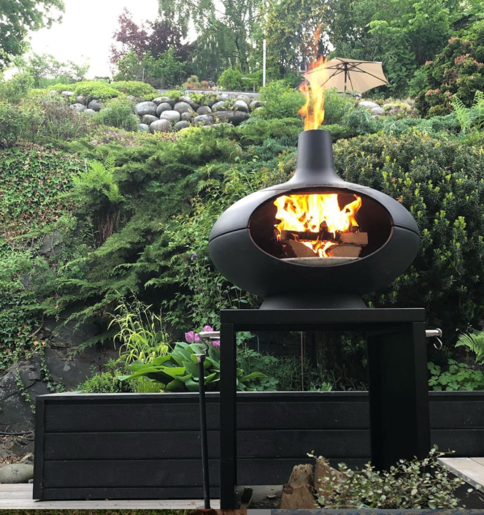 Utepeis med flammer