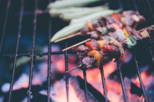 Grillspyd på grillrist